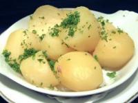 Salata de cartofi cu somon afumat Salata de cartofi cu somon afumat